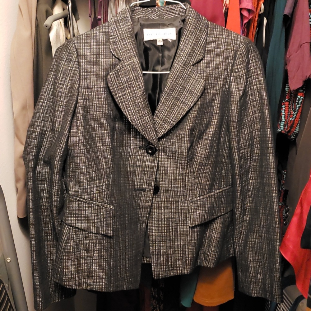 Lovely checkered black and white blazee